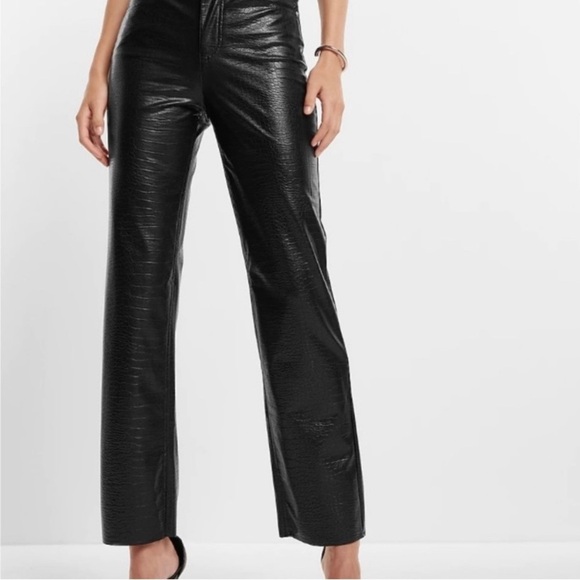 NWT- Express Super High Waisted Croc Embossed Faux Leather Cropped Straight Pant - Picture 1 of 10